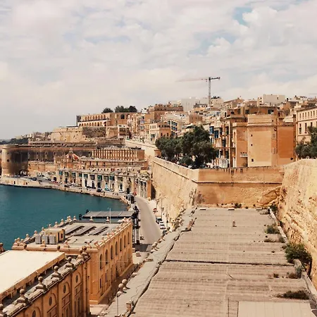 Cozy Private With Ensuite In Msida/pieta - Near Valletta *