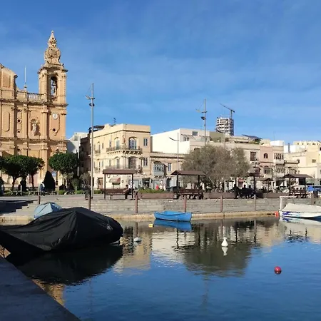 Homestay Cozy Private With Ensuite In Msida/pieta - Near Valletta