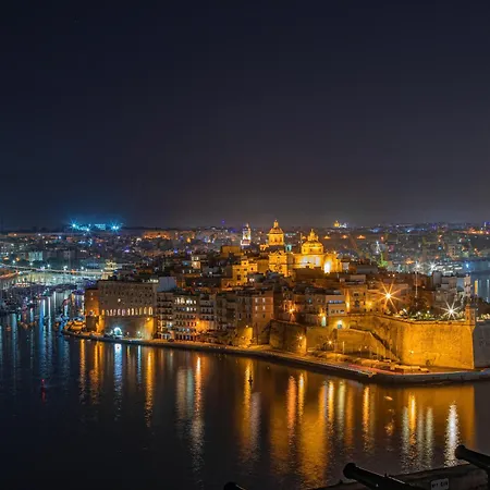 Cozy Private With Ensuite In Msida/pieta - Near Valletta Проживание в семье *