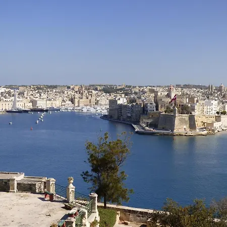 Cozy Private With Ensuite In Msida/pieta - Near Valletta *