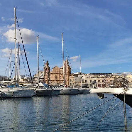 Cozy Private With Ensuite In Msida/pieta - Near Valletta Δωμάτια σε οικογενειακή κατοικία